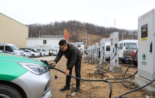 军队汽车营多少台车