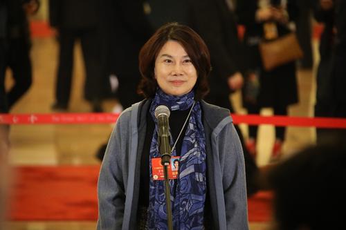 董明珠孟羽童直播能否化解营收焦虑
