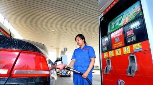 汽车每次加油多少升 汽车每次加油多少升