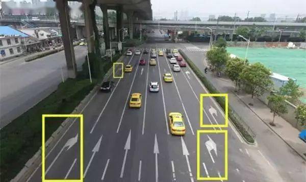 汽车右转加速多少合适