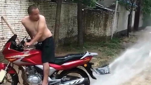 摩托汽车用多少水
